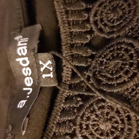 a.Jesdani Short Sleeve Lace Pleated Blouse in Black Size 1X - Picture 6 of 7